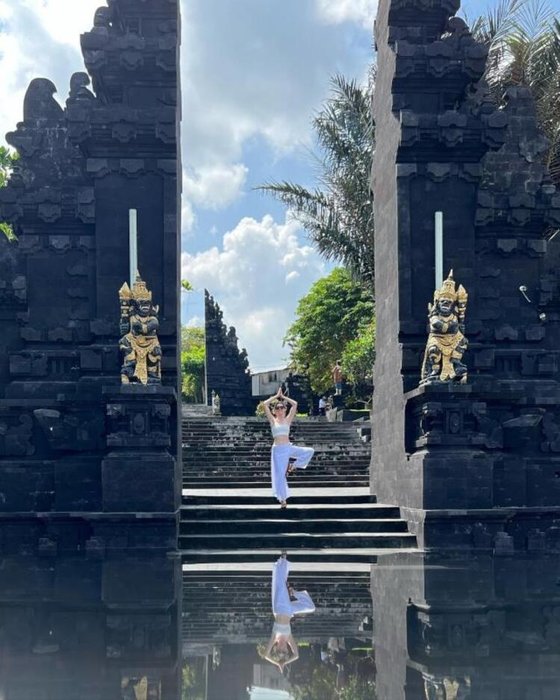 Melis Sezen’in Bali pozları sosyal medyayı salladı