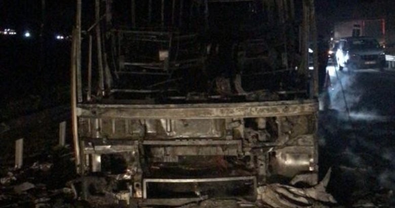 Afyonkarahisar’da içinde 38 kişi olan yolcu otobüsü cayır cayır yandı!