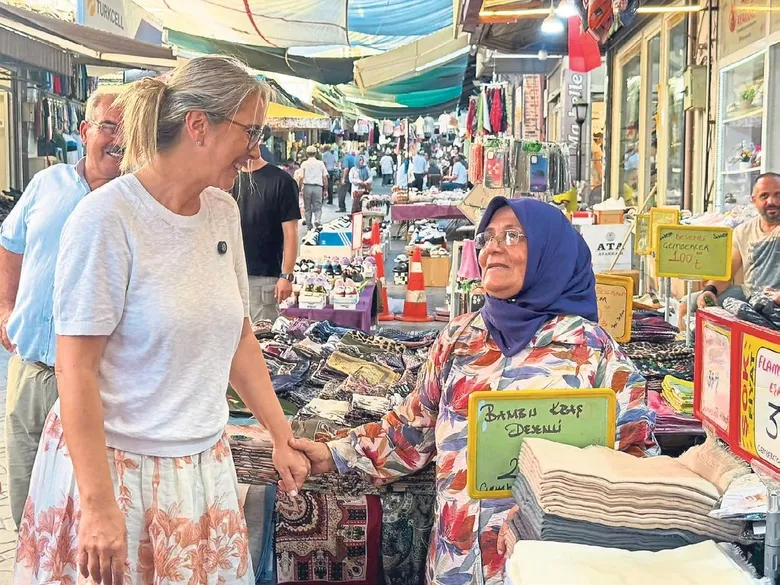 AK Parti’nin İzmir vekilleri halkın nabzını tuttu ve Yeni Asır için kaleme aldı... Çerçeve yasaya sahadan destek yeter ki terör bitsin!