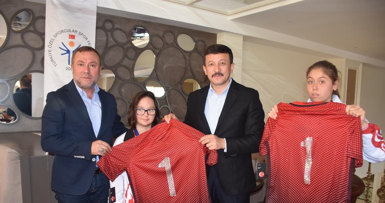 AK Partili Hamza Dağ’dan özel sporculara destek