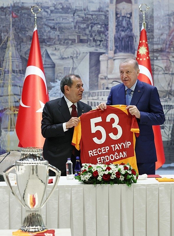Başkan Erdoğan Galatasaray Futbol Takımı’nı kabul etti