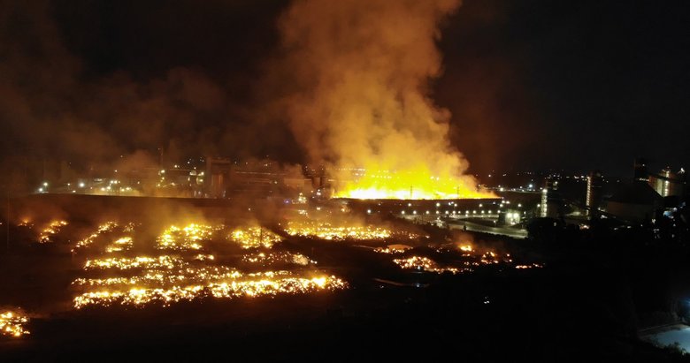 Aydın’da kağıt fabrikasındaki yangın söndürülemiyor! Alevler 100 bin metrekare alana yayıldı