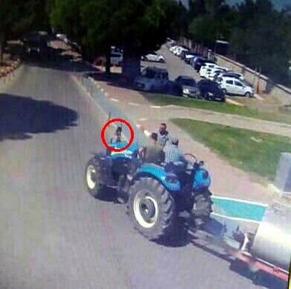 İzmir’de kampüste traktörün çarpmasıyla ölen Sezen’in babası: Adalet arıyoruz