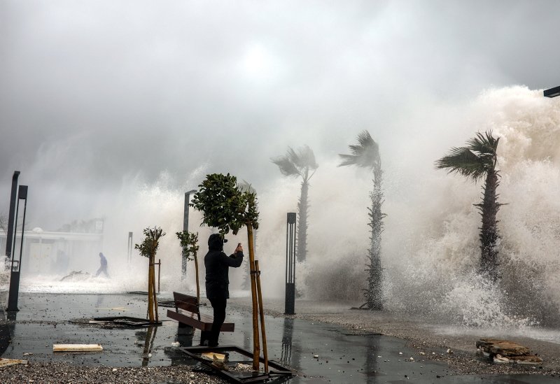 izmir hava durumu ege ye kuvvetli ruzgar uyarisi iste 5 eylul pazar hava durumu