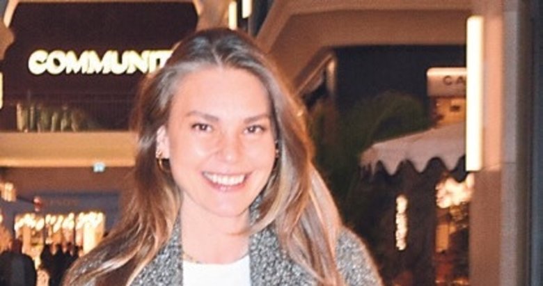 Aslı Enver kızı için alışverişe çıktı