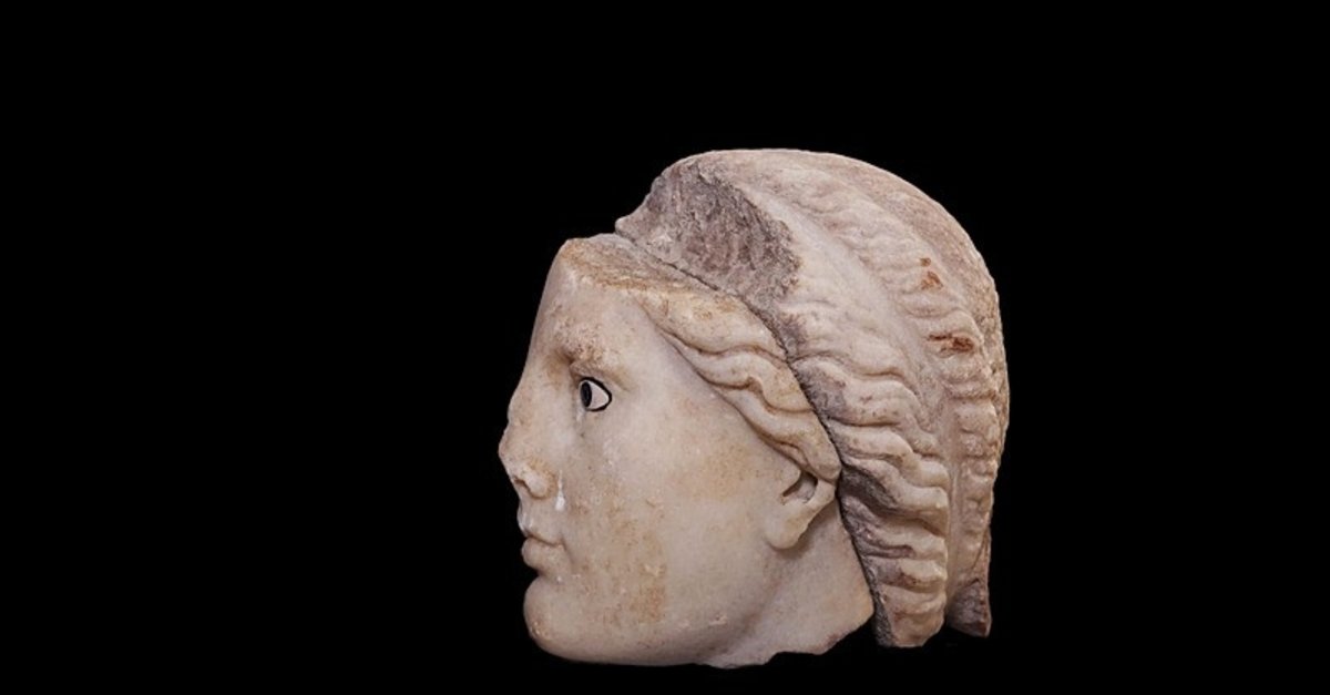 İzmir'de Metropolis'te muhteşem keşif! Binlerce yıllık: Tanrıça heykel başı bulundu