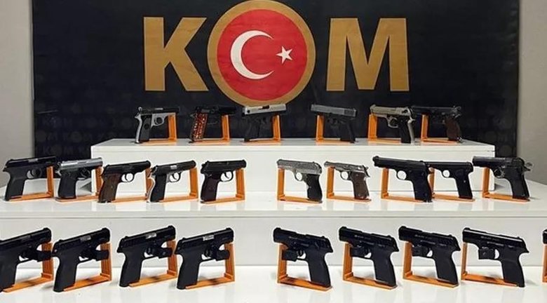 15 organize suç örgütüne 31 ilde ‘kukla’ operasyonu: İzmir'de de gözaltılar var