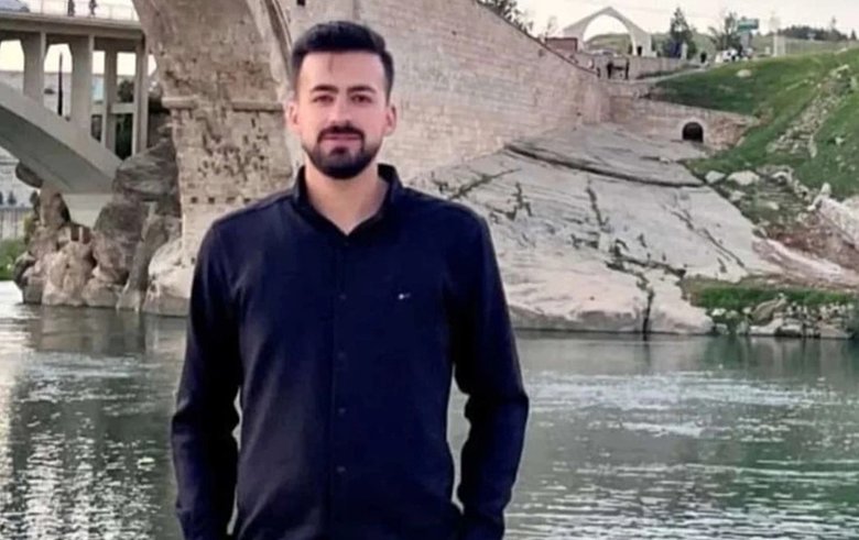 Vefalı köpek mezar başında nöbet tutuyor: Günlerdir oradan ayrılmıyor!