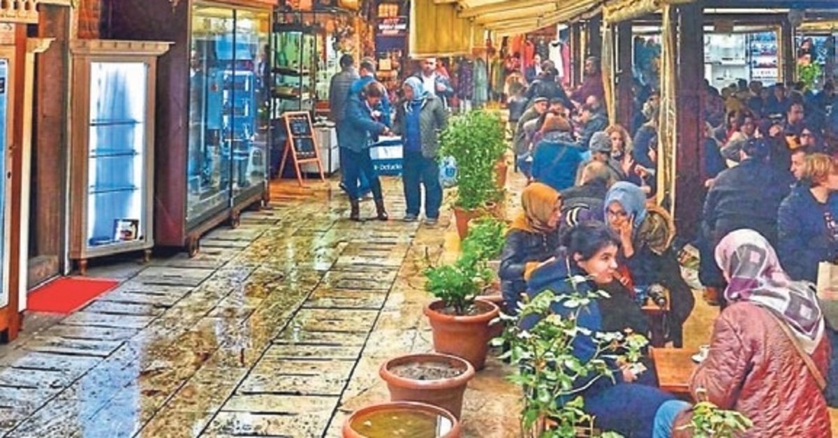 Çarşının altı denize açılıyor