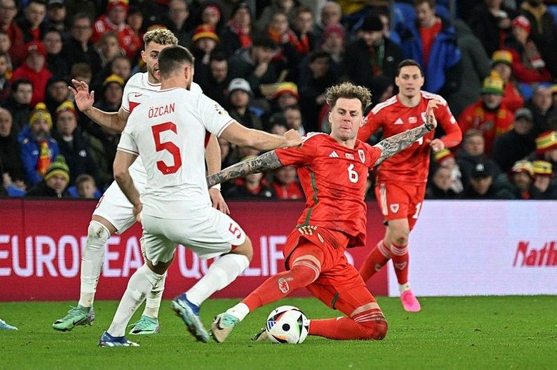 Başkan Erdoğan’dan A Milli Futbol Takımı’na tebrik telefonu