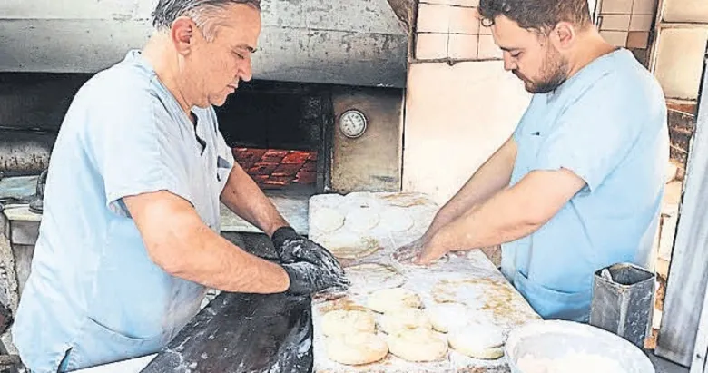 Asırlık fırında lezzet nöbeti