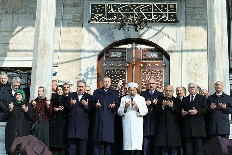 Restorasyonu tamamlanan Yeni Cami’nin açılışını Başkan Erdoğan yaptı