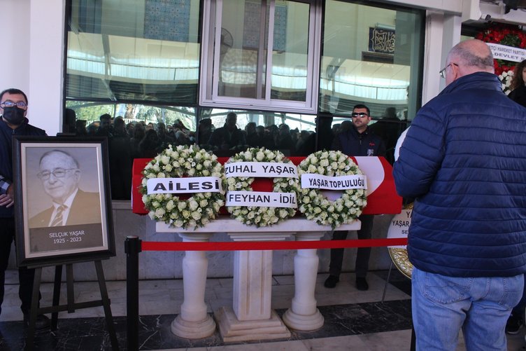 İş adamı Selçuk Yaşar İzmir’de son yolculuğuna uğurlandı