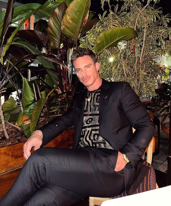 Ünlü model ve sosyal medya fenomeni balkondan düşerek hayatını kaybetti