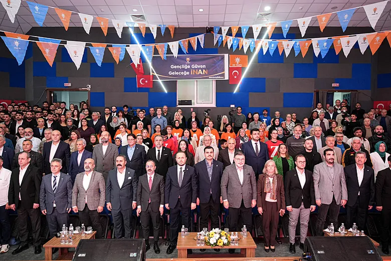 ak-parti-genel-sekreteri-eyyup-kadir-inan-biz-her-zaman-izmiri-dusunduk-1792797472219.png