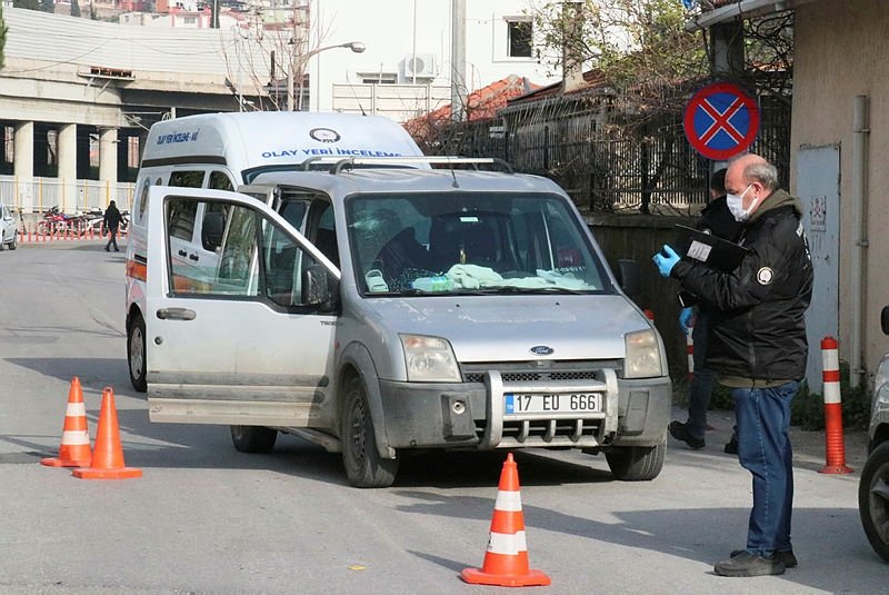 İzmir’de silahlı saldırıya uğrayan kişi öldü