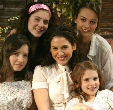 Fulya Zenginer ve Hande Soral yıllar sonra bir arada!