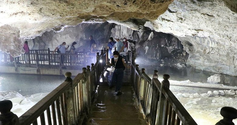 ’Gizli Pamukkale’ Kaklık Mağarası’nda çökme tehlikesi