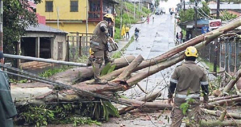 Amerika ülkelerini etkileyen Julia Kasırgası 30 can aldı