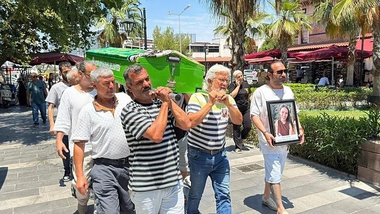 oyuncu-ece-irtem-son-yolculuguna-ugurlandi-sevenleri-cenazeye-akin-etti-1781693567903.jpeg