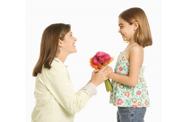Anneler Günü mesajları ile annenizi mutlu edin! Anneler Günü hediyesine yazılacak en güzel sözler!