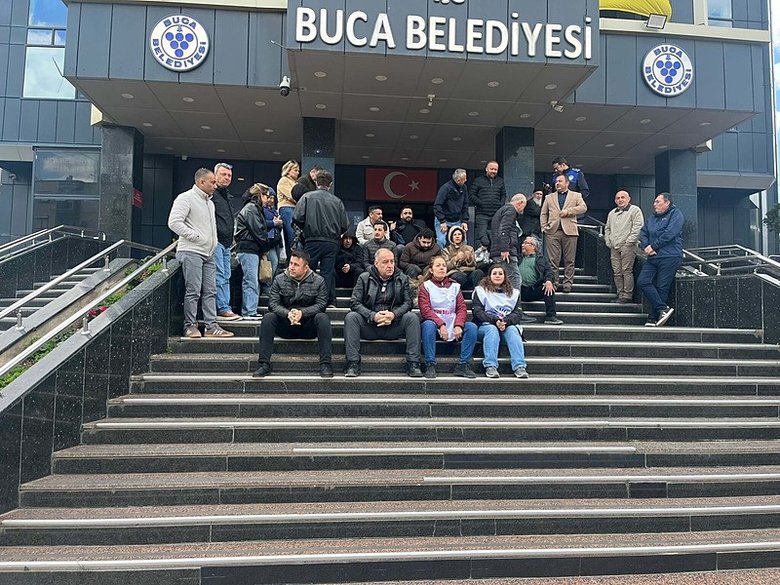 Buca Belediyesi’nde memurlar eylemde: Aylardır oyalanıyoruz