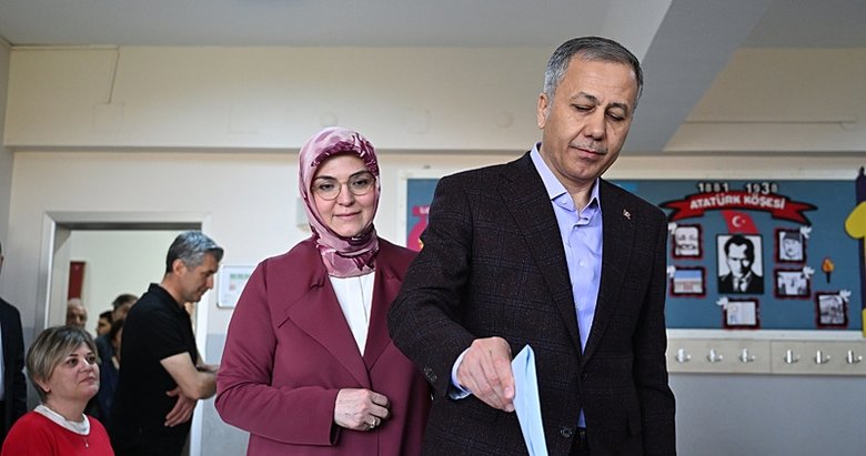 Bakan Yerlikaya Ankara’da oy verdi