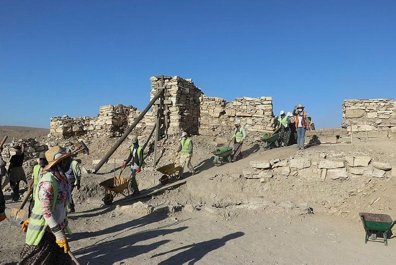 Binlerce yıllık tarihin gün ışığına çıkarılmasına kadın işçilerden katkı