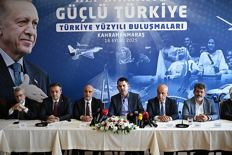 Bakan Kurum deprem bölgesine müjde verdi: Gençlere ve en az 3 çocuklu ailelere avantaj sunulacak