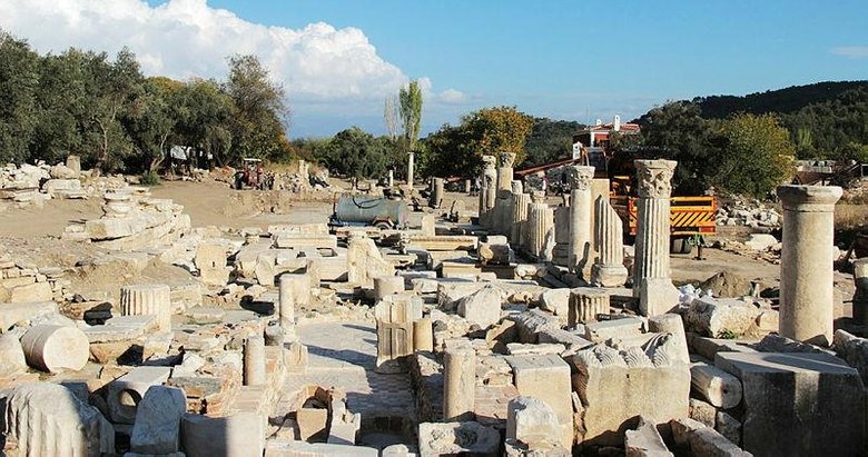 Stratonikeia’da antik dönemin en geniş caddesi ayağa kaldırılıyor