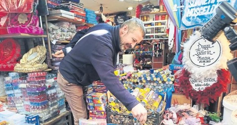 Kemeraltı esnafı bir çuval kına dağıtacak