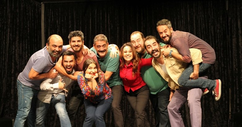 İzmir’de tiyatro dolu hafta sonu