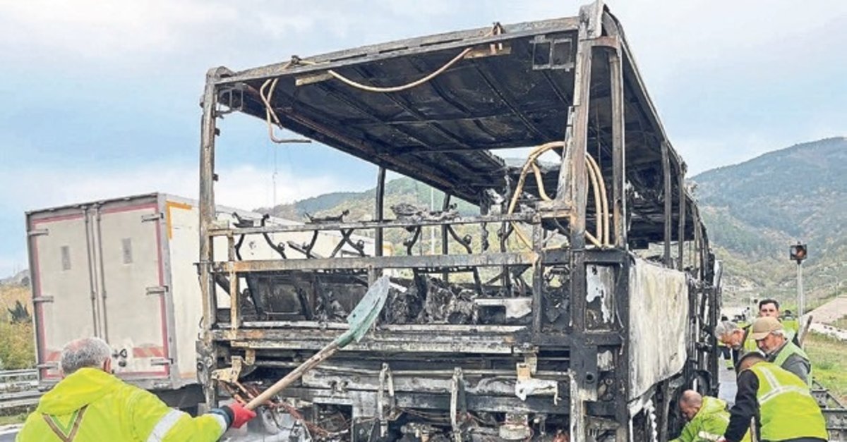 Otobüs alev topuna döndü