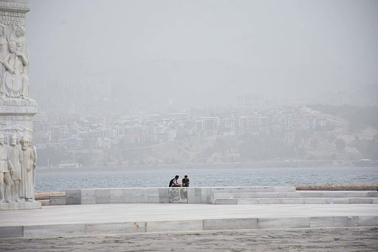 Çöl tozu İzmir’de ne zaman etkisini kaybedecek? Uzman isim açıkladı
