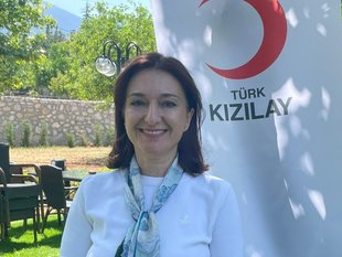 Saldırıya uğrayan kadına Kızılay’dan yardım eli