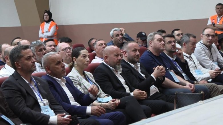 altayda-kriz-buyuyor-baskan-adayi-cikmadi-borc-1-milyar-tlye-ulasti-1778572650428.jpeg