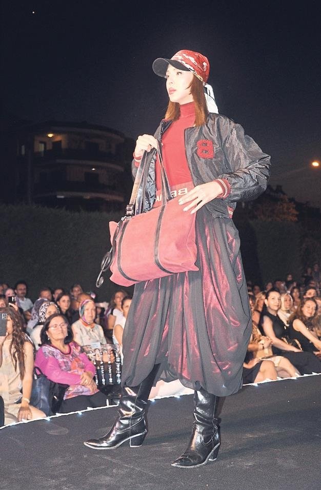 Akartürk rüzgarı podyumda esti