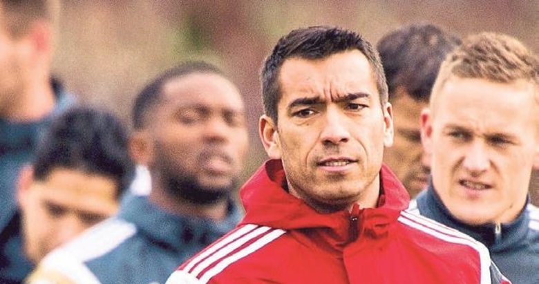 Beşiktaş’ta Bronckhorst dönemi