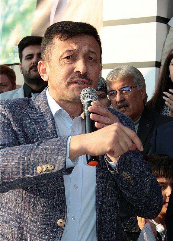Ak Parti'nin İzmir adayı Hamza Dağ Lösemili çocukları unutmadı Ak Parti'nin İzmir adayı Hamza Dağ Lösemili çocukları unutmadı