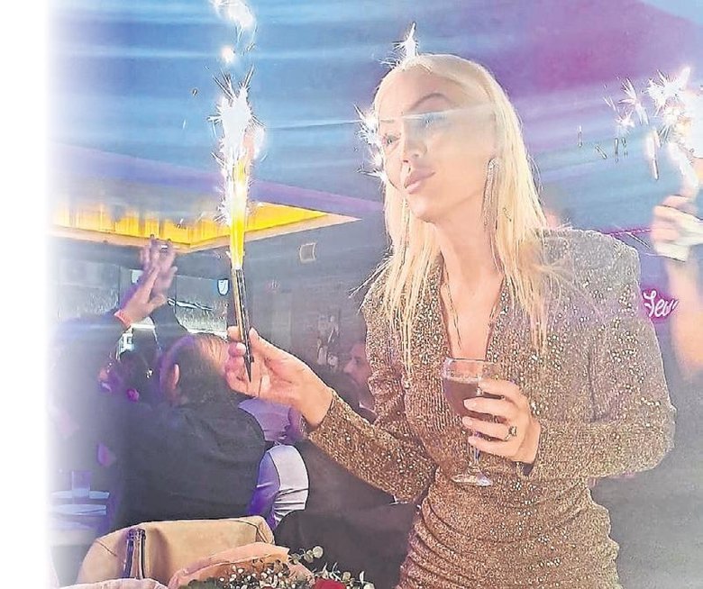 Yasemin Gülgör ve ekibi yeni yılı erken karşıladı