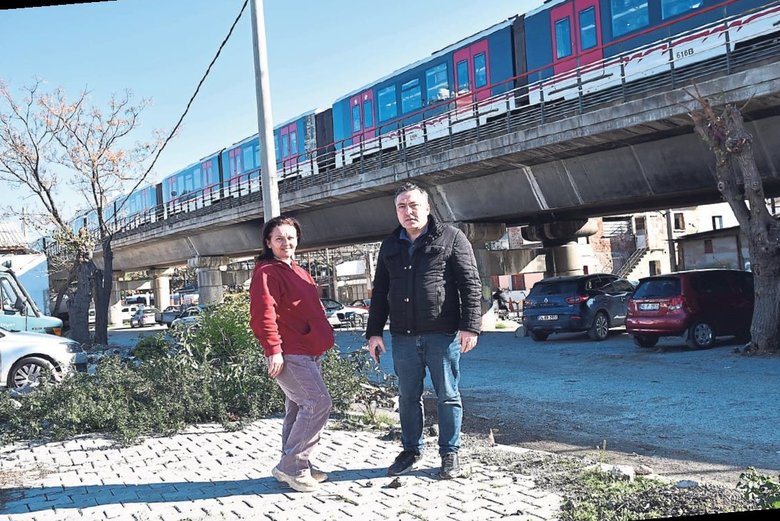 Gökdelenlerin arasındaki virane Çınarlı Mahallesi