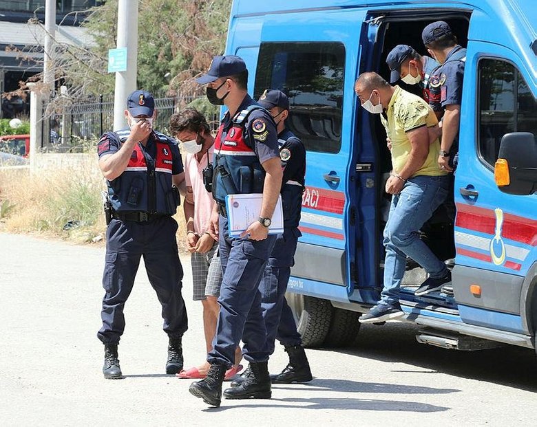 Denizli’de iş insanlarına şantaj şüphelilerine suçüstü