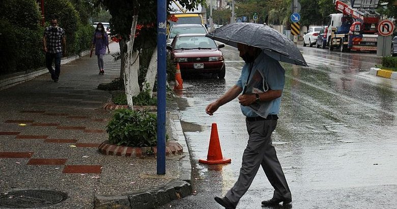 Aydın’da sağanak yağış etkili oluyor! Vatandaşlar hazırlıksız yakalandı