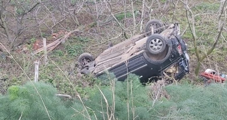 Balıkesir’de feci kaza! Şarampole uçup takla attı!