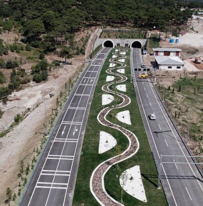 50 dakikalık yolu 5 dakikaya düşüren Assos ve Troya Tünelleri 1 yaşında…