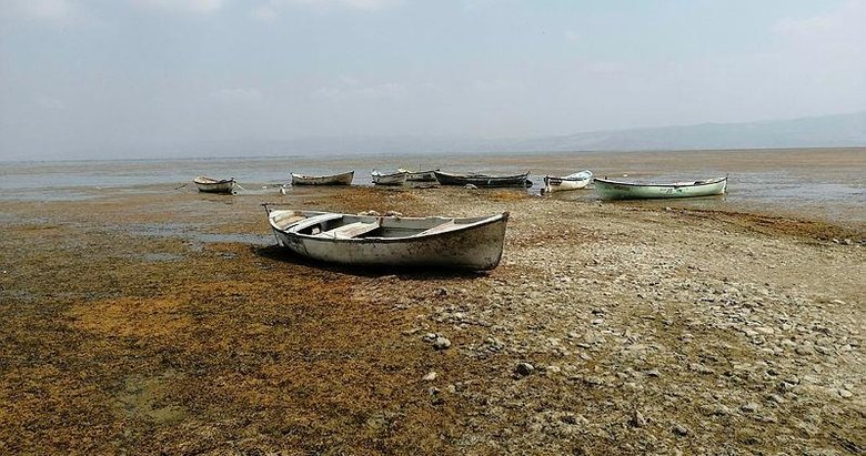 Manisa’dan korkutan görüntü! Marmara Gölü kuruyor
