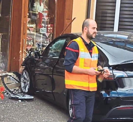Türk avukattan TESLA’ya dava
