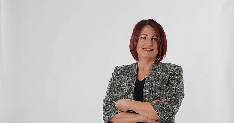 CHP’li Karaburun Belediye Başkanı İlkay Girgin Erdoğan’dan hala kızına mesai kıyağı