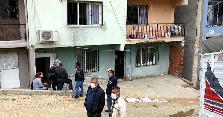 Birinci kattaki evinde çıkan yangında balkondan atlayan kadın yaralandı