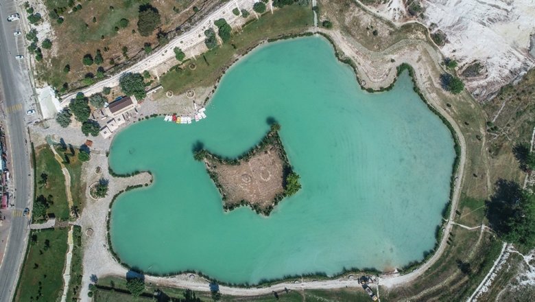 Dünyaca ünlü Pamukkale’den yaklaşık 400 kamyon çamur çıkartıldı